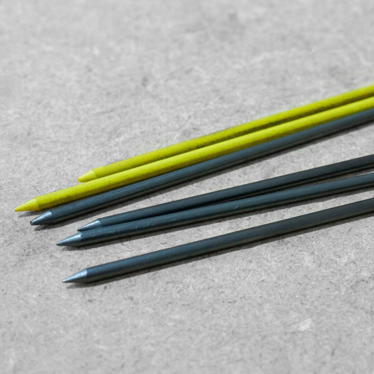 TRACER 6x Replacement leads in TRACER Holster - Image 3